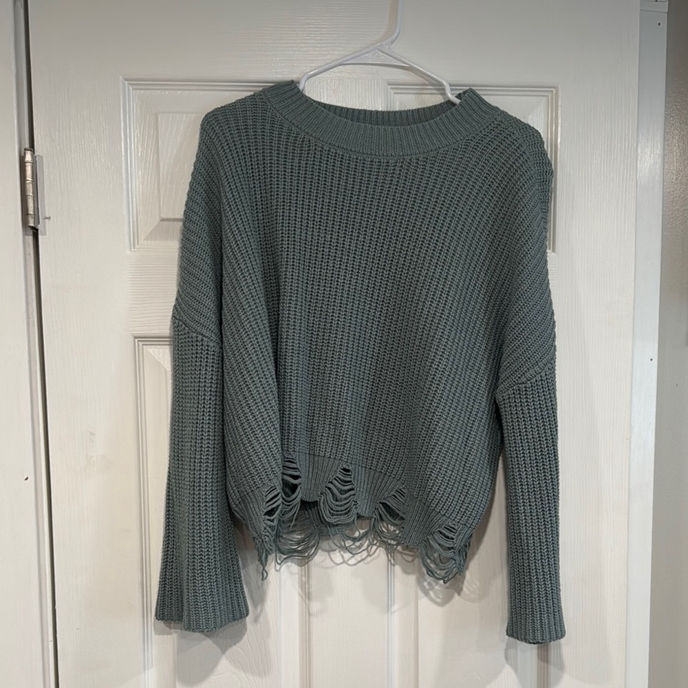 Daytrip Women’s Blue Ribbed Distressed Crew Neck Sweater Size Small